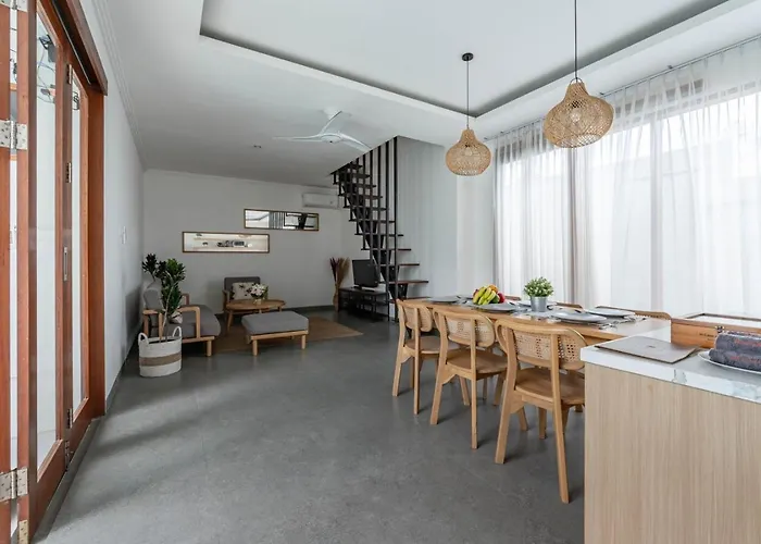 The Rattan House Private 3br Pool Villa, Canggu